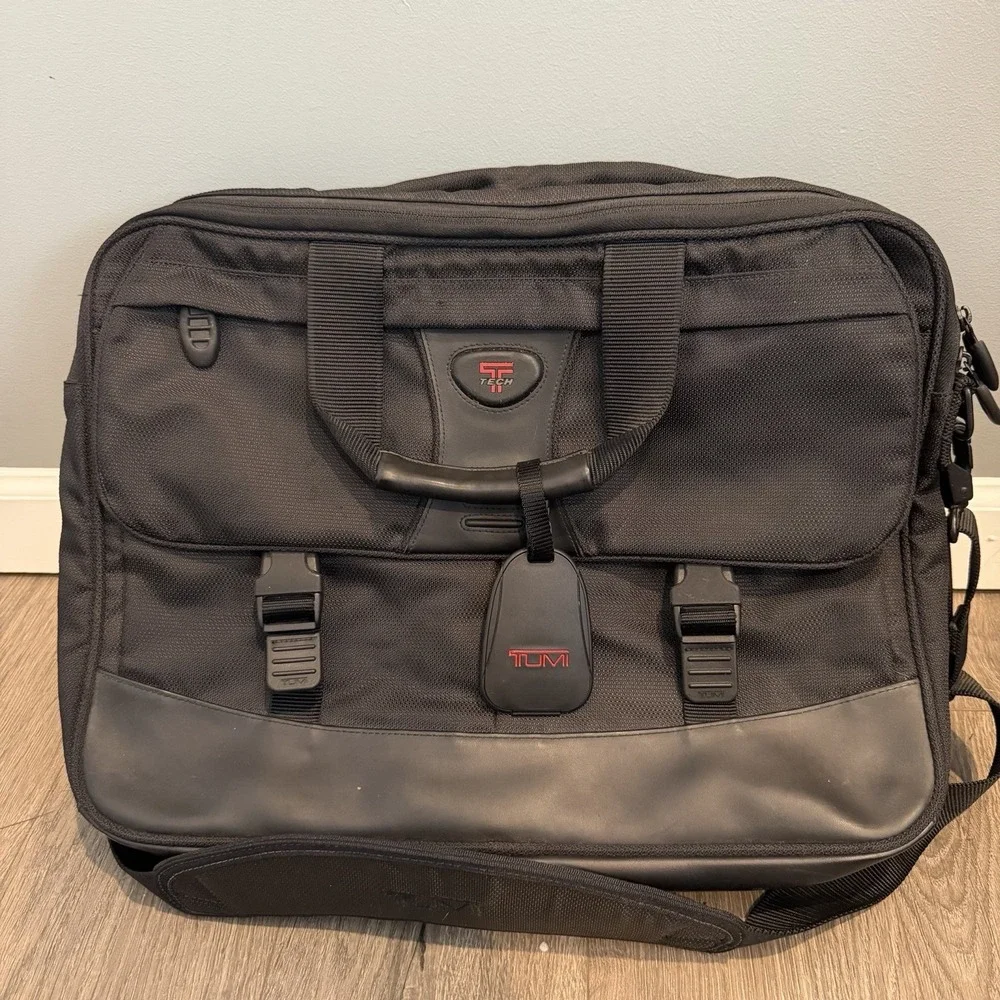 Tumi Expandable Shoulder Laptop Bag Briefcase Ballistic Nylon Black 18